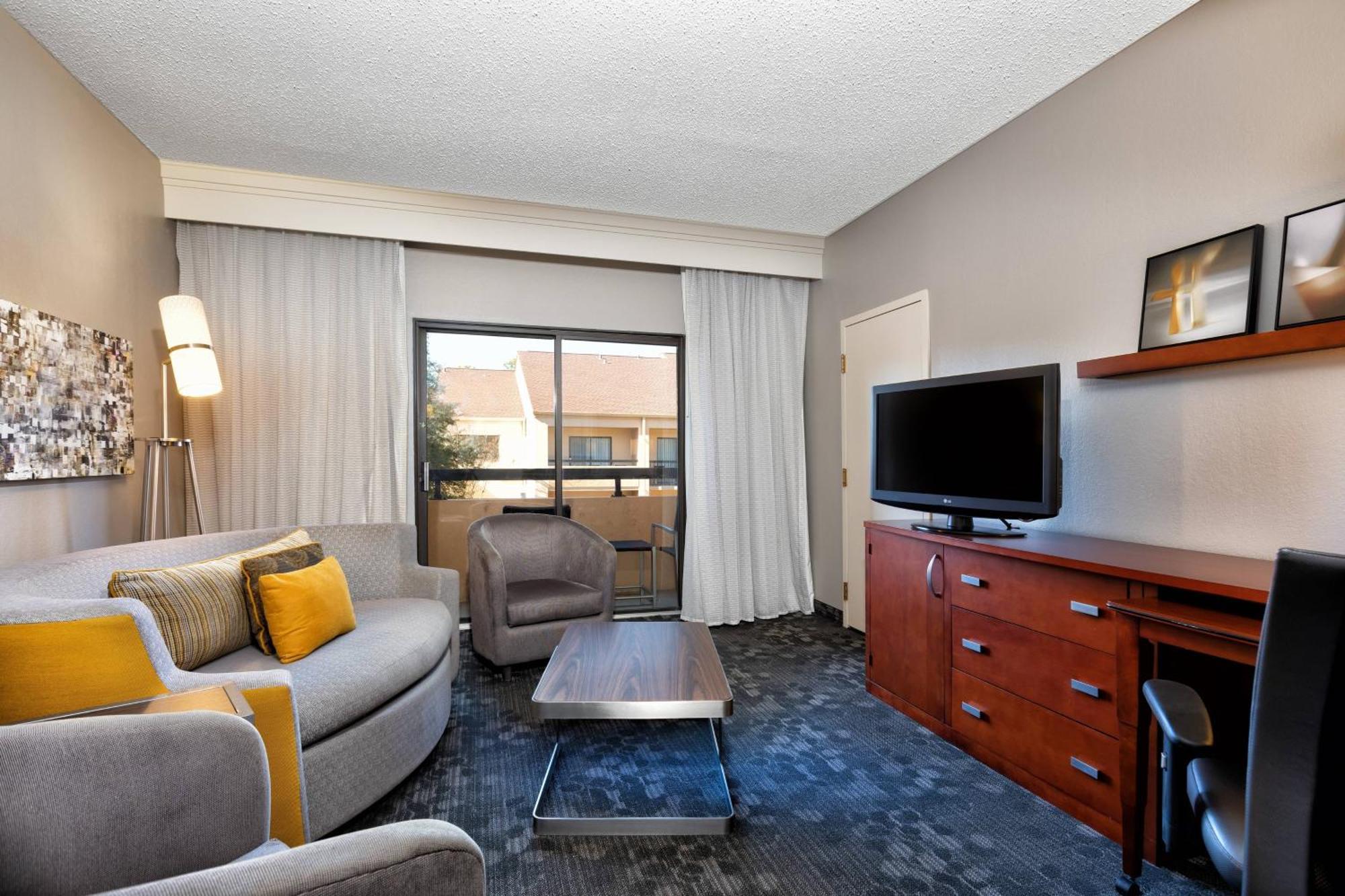 Courtyard By Marriott Dallas-Fort Worth/Bedford Exterior foto