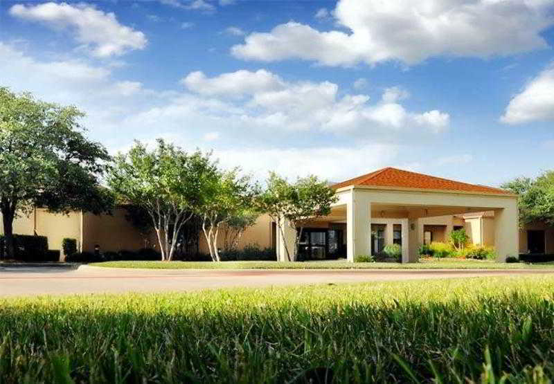 Courtyard By Marriott Dallas-Fort Worth/Bedford Exterior foto